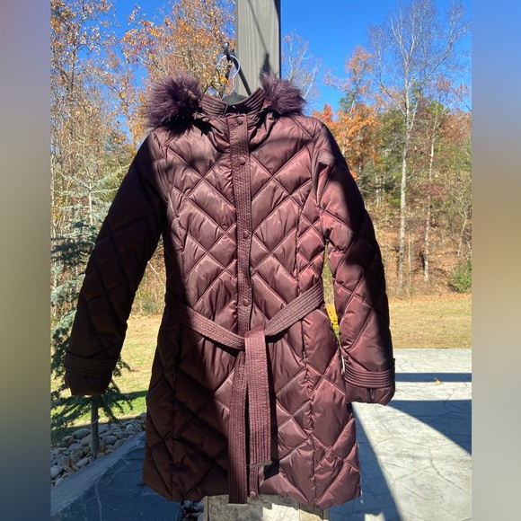LIKE NEW Burgundy Quilted Puffer Coat w/removable Faux Fur Hood - Picture 4 of 10